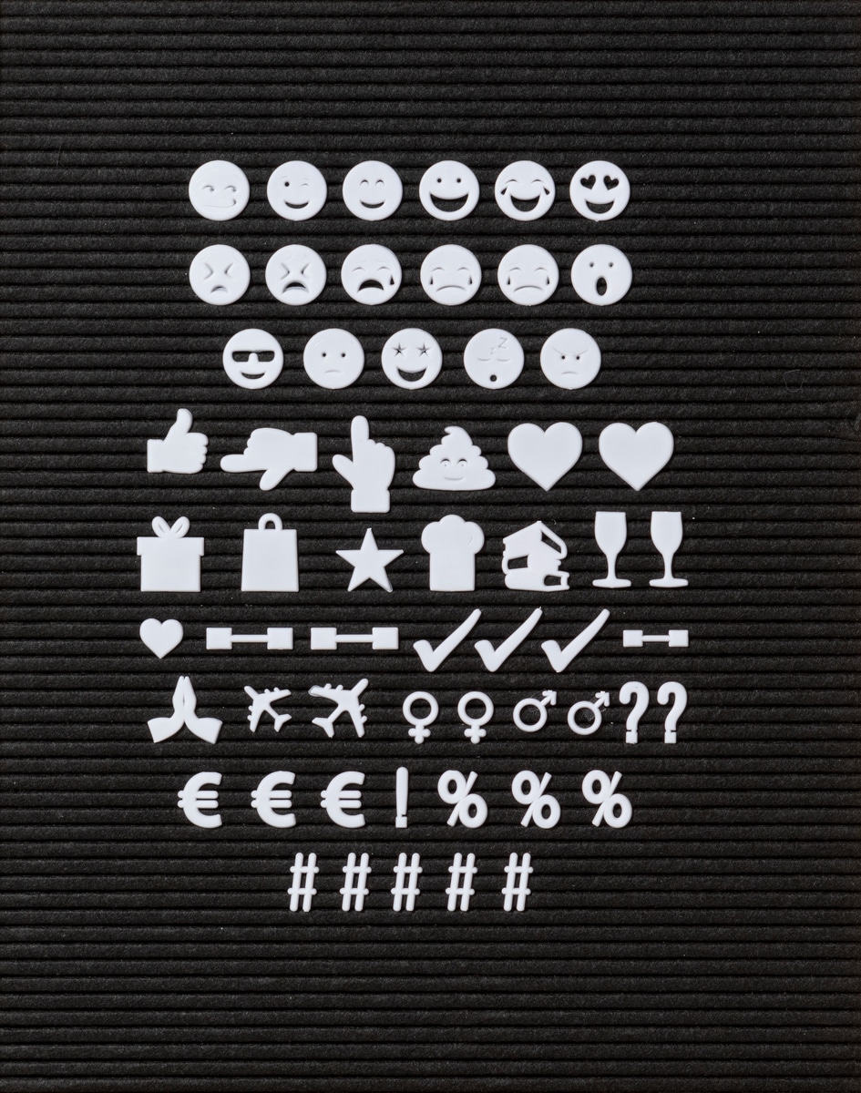 Symboler till bokstavstavla, Naga