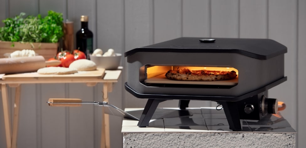 Pizzaovn – stek pizza som en proff utendørs