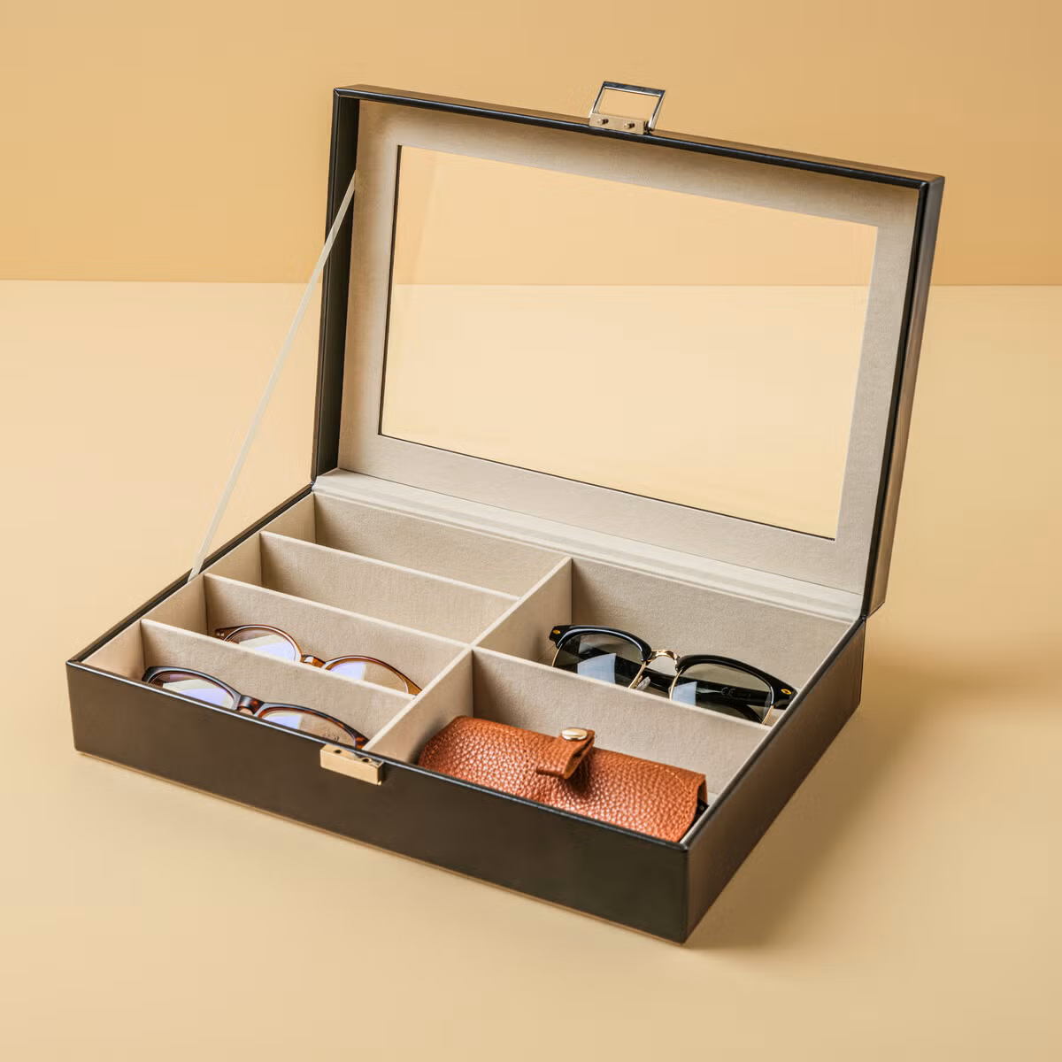 Förvaring för klockor och glasögon