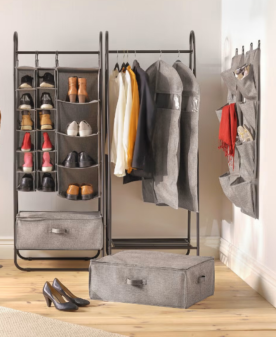  Säsongsskifte i garderoben. Till klädförvaring.