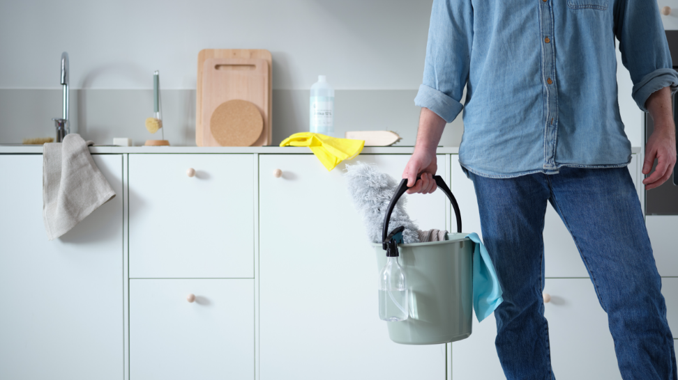  Nystädat! Sedan 1918. Fyll upp städskåpet här