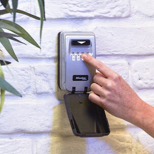 Masterlock Avainsäilö valaistu koodilukko, seinä