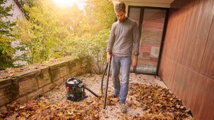 Bosch UniversalVac 15 grovdammsugare med tillbehör