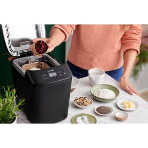 Panasonic SD-PN100 Mini Pieni leipäkone, musta