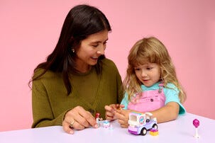LEGO Friends Enhörningsbil för tårtleveranser 42675, från 4 år