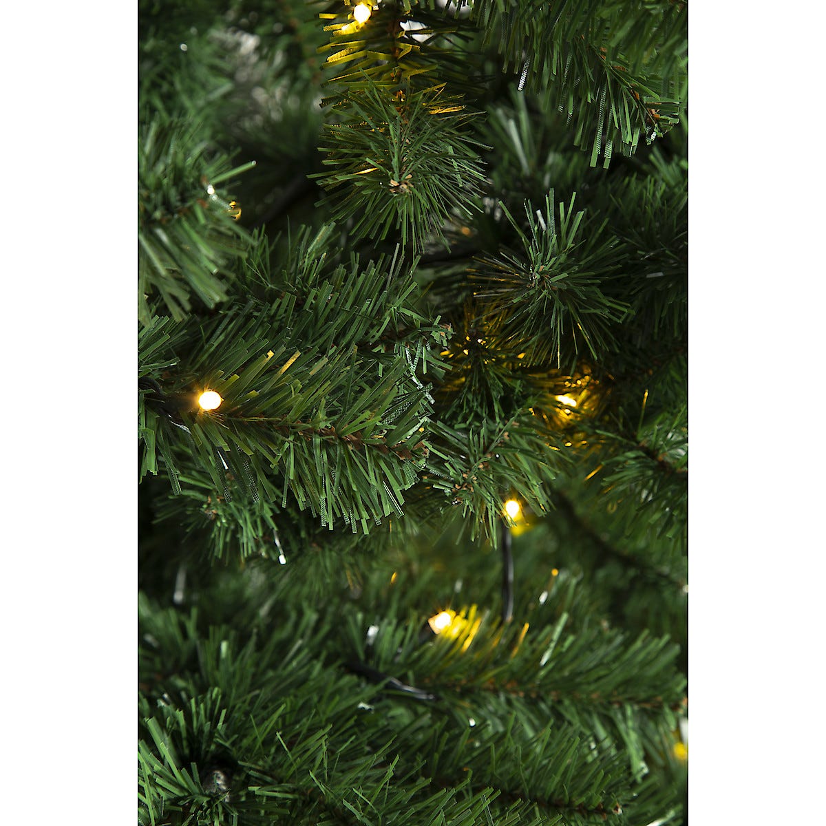 Julgran med inbyggd belysning, 210 cm Clas Ohlson