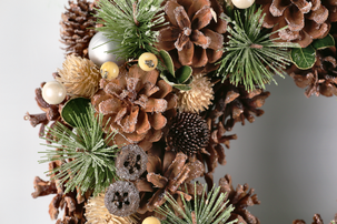 Dørkrans med kongler, 33 cm