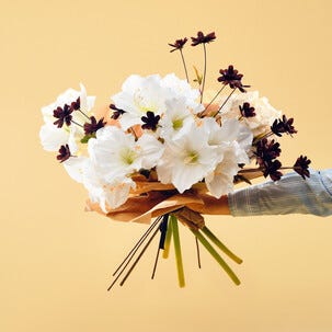 Kunstig snittblomst, mørkerød kosmos, 66 cm