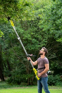 Ryobi batteridriven stångsekatör RY18PLA-0