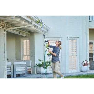 Ryobi batteridrevet rengjøringsbørste teleskop RWTS18-0
