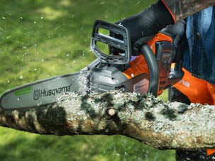 Husqvarna 215i batteridriven motorsåg 1 batteri 36 V