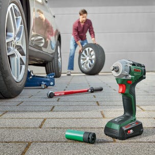 Bosch UniversalImpact batteridrevet muttertrekker 18V-350