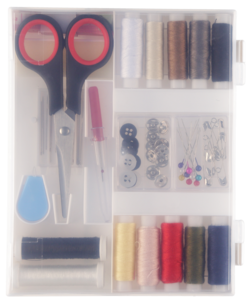 Sysett med saks og sytråd