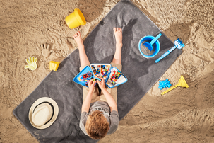 Lek- och pyssellåda för resan, Teebee