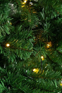 Valaistu joulukuusi, 210 cm