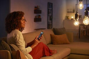 Philips Hue White E27 LED-globepære, 7 W, Bluetooth