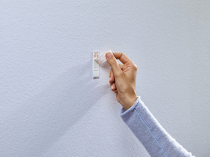 Tesa selvheftende remser for tapet og gips