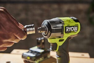 Ryobi Mutterinväännin LED 18V RIW18C akkukäyttöinen