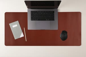 Stor musematte, skrivebordsunderlag i skinnimitasjon 90 × 40 cm