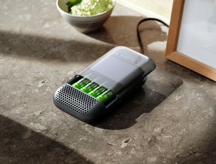 Batterilader inklusive 4 batterier, GP ReCyko Charge 10