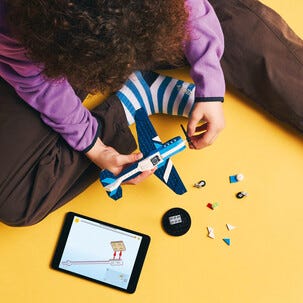 LEGO Creator 3-in-1 Ilma-alus Kilpalentokone 31160, yli 7-vuotiaille