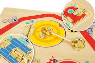 Aktivitetstavla Busy Board i trä, från 3 år