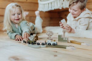 Micki klassisk tågbana i trä 23 delar, från 3 år