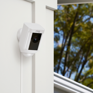 Trådløst overvåkningskamera, Ring Spotlight Cam