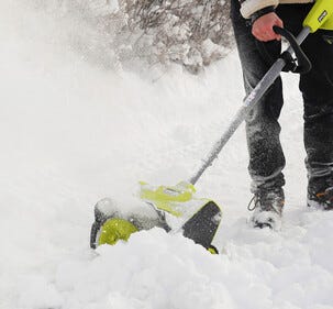 Ryobi Akkukäyttöinen lumilapio RY36ST30A-0