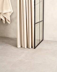 Dusjforheng med stoffølelse