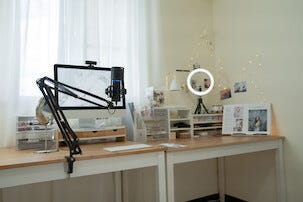 Streamplify MIC USB-mikrofoni, RGB-valo ja mikrofonivarsi