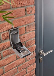  Masterlock nøkkelskap med kodelås, veggmontert