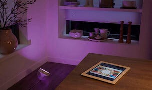 LED-pöytävalaisin Philips Hue Iris