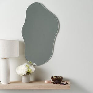 Svevende vegghylle i FSC-eikefiner, 60 eller 80 cm