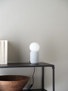 Opalfärgad globlampa E27 dimbar LED