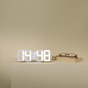 Digital väckarklocka med vitt ljus, USB