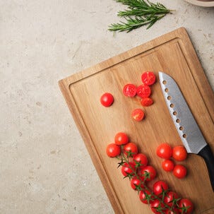 Santoku Veitsi, jossa rei'itetty terä, 18 cm