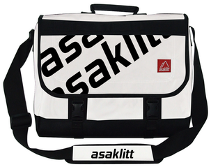 Asaklitt veske med skulderrem, 18 liter
