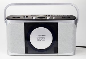 AM/FM-radio ja CD-soitin