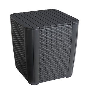 Ulkopöytä ja kaksi ulkotuolia