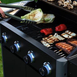 Gasolgrill med 4 brännare, sidobord och grillvagn