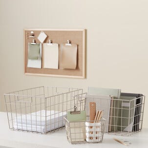 Trådkurv i beige metall