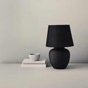 Northlight Selma bordslampa i svart keramik