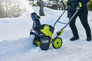 Ryobi batteridrevet snøfreser RY18STX45A-0