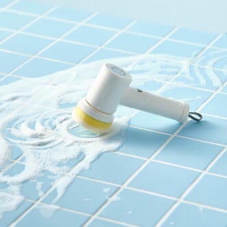 Sähkökäyttöinen puhdistusharja kylpyhuoneeseen ja keittiöön