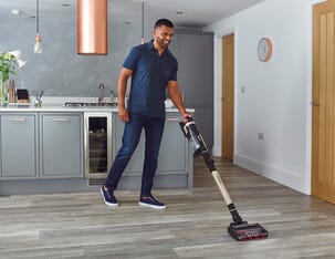 Shark Stratos sladdlös skaftdammsugare, 100-IZ400EU