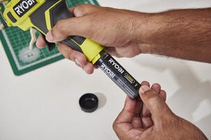 Ryobi RGLU4-0 Kuumaliimapistooli 4 V USB, 3 kuumaliimapuikkoa
