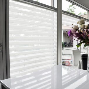 Rullgardin Dag & Natt, skruvfri med kulkedja, vit