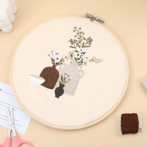 Broderikit blomsterarrangemang, 21 cm