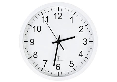 Radiokontrollert veggklokke, 32 cm